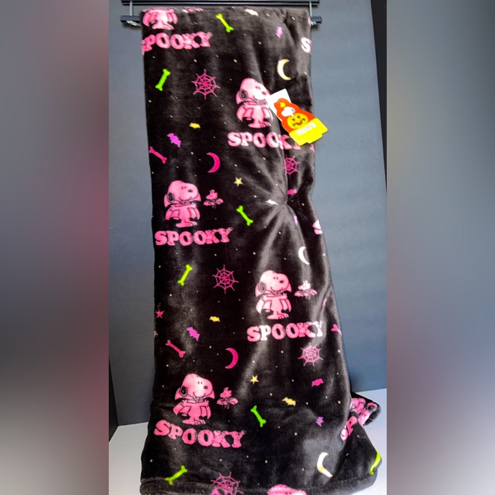 NWT Snoopy Halloween